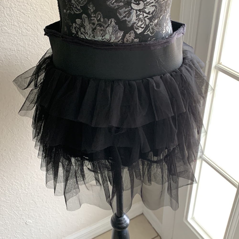 Like new, Medium beautiful black bustier dress to wear for costume parties - Picture 11 of 11